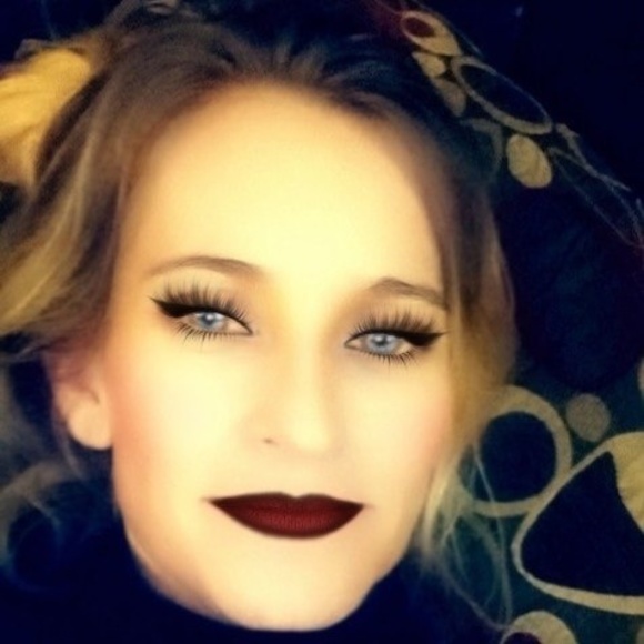 Meet your Posher, Stacy - Picture 1 of 1